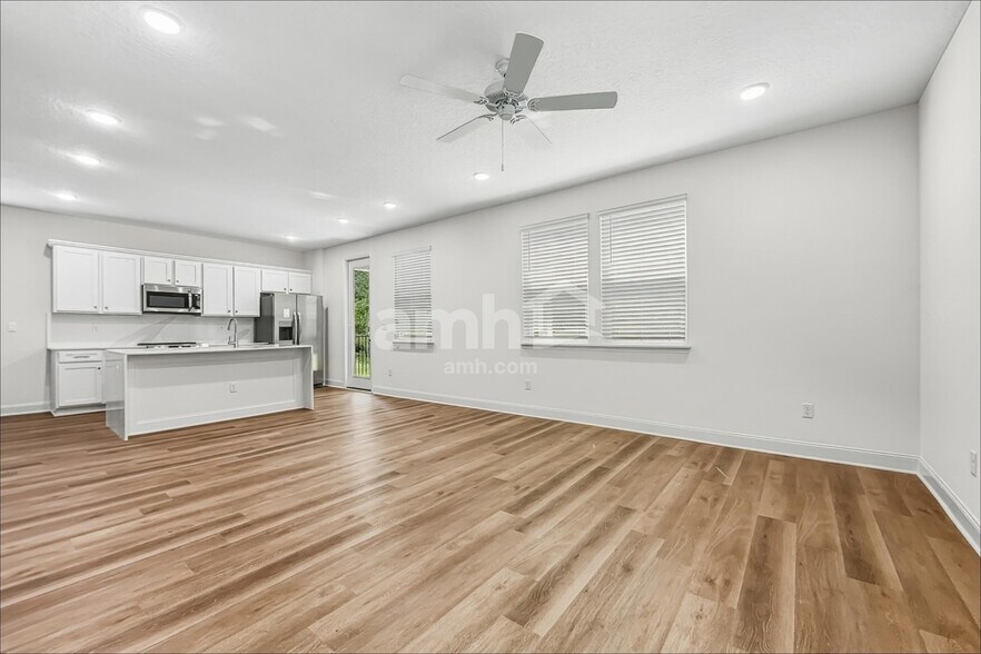 Building Photo - 3016 Crawfords Cove Circle