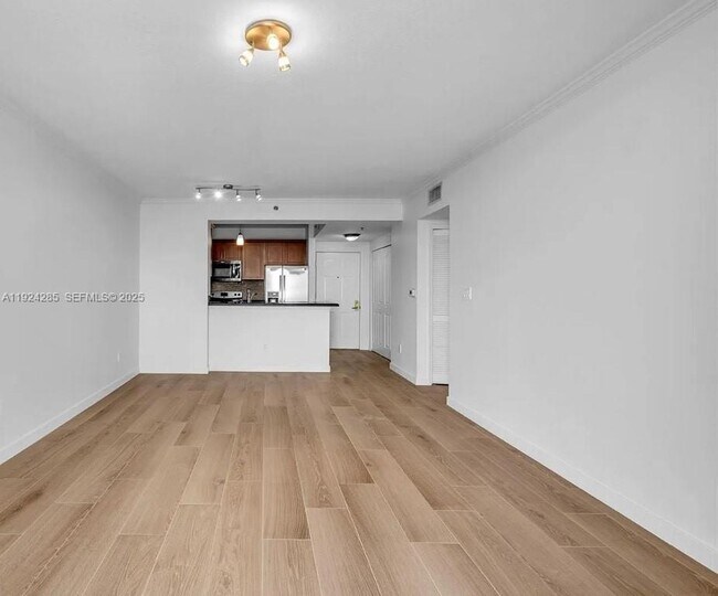 Building Photo - 2665 SW 37th Ave