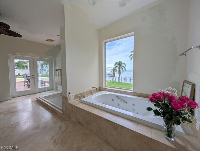 Building Photo - 2878 Valencia Way