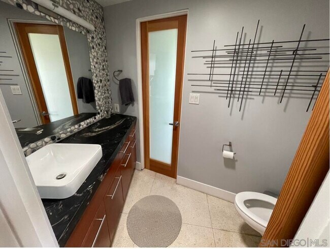 Building Photo - 1035 Klish Way