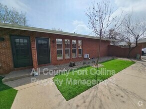 Building Photo - 1740 Azalea Dr