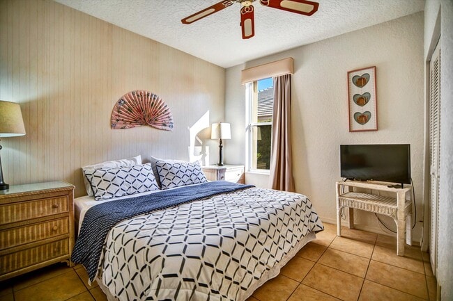 Building Photo - 13471 Miles Standish Port