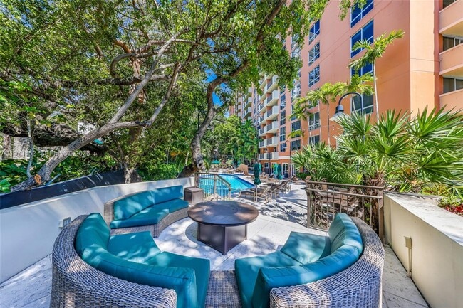 Building Photo - 2951 S Bayshore Dr