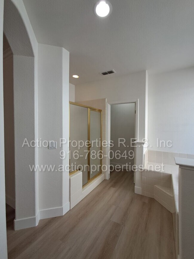 Building Photo - Action Properties R.E.S. Inc. Offering Beautiful Highland Park Single Story 3 Car, 4 Bedroom, Gar...