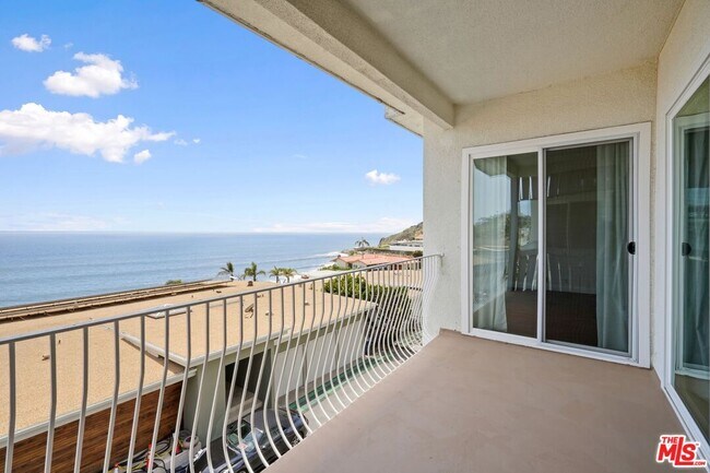 Building Photo - 18103 Coastline Dr