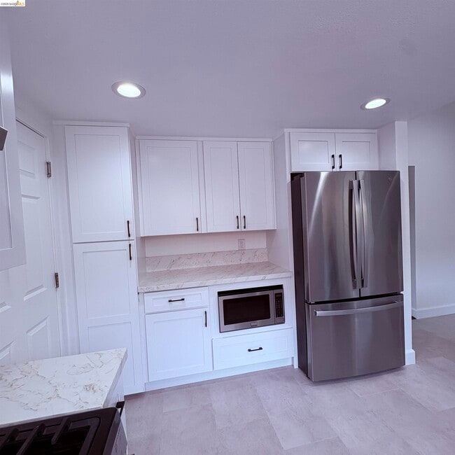 Building Photo - 1101 Hourglass Pl