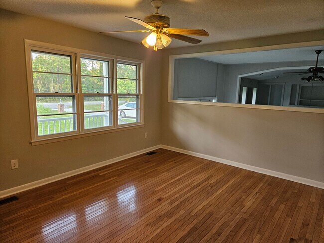 Building Photo - 770 Harrison Creek Rd