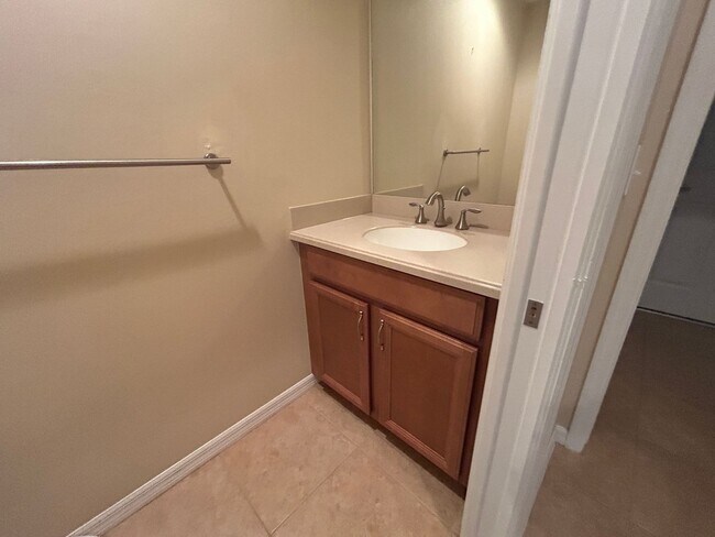 Building Photo - 2475 Ashbury Cir