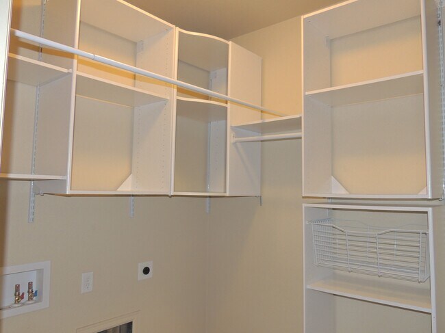 Building Photo - 663 Chalisa Ave