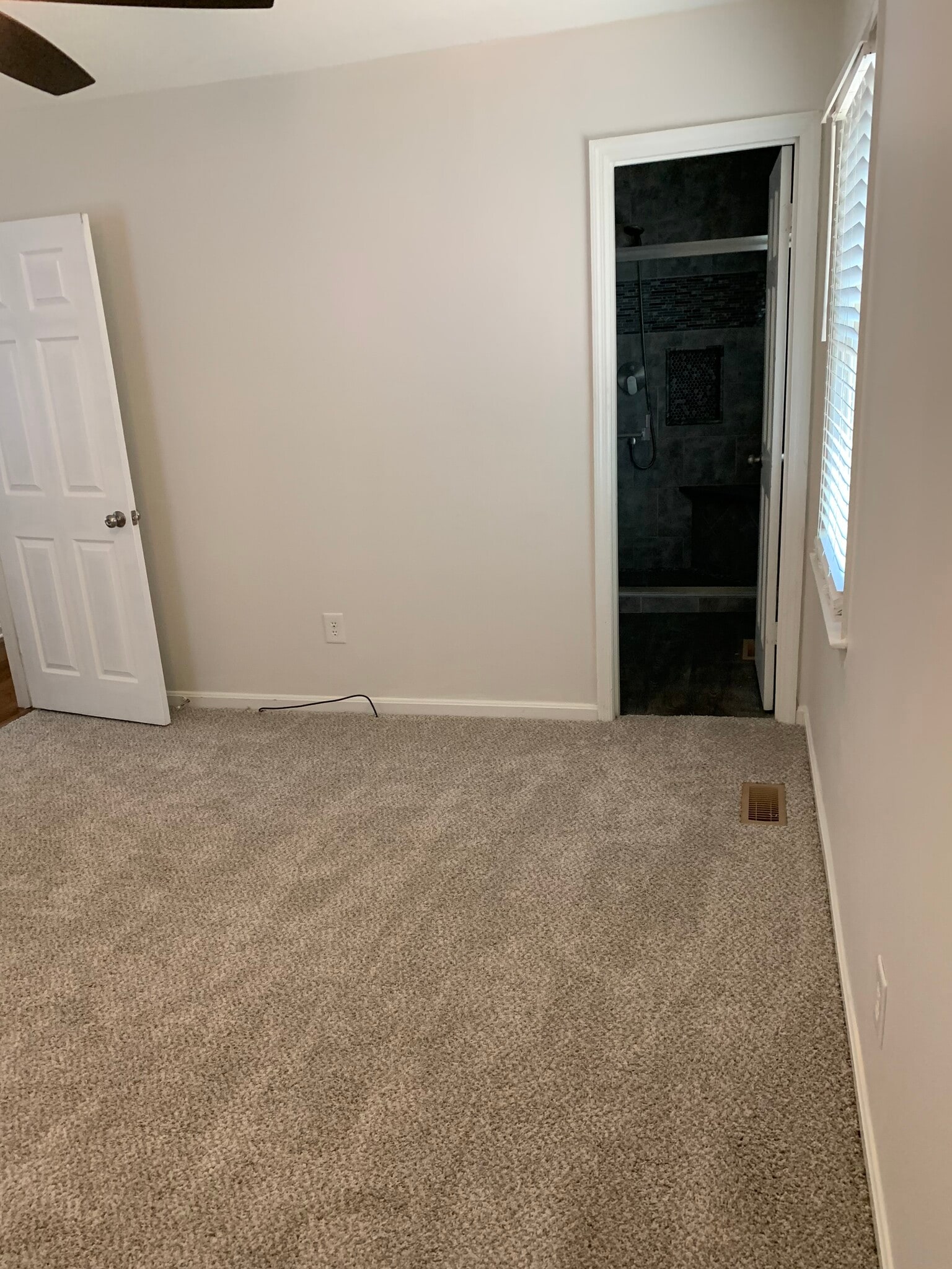 Building Photo - 207 McLeod Dr