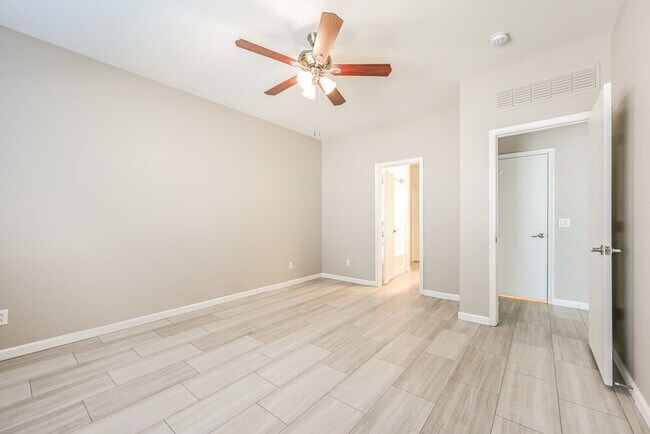 Building Photo - 12084 W Dreyfus Dr