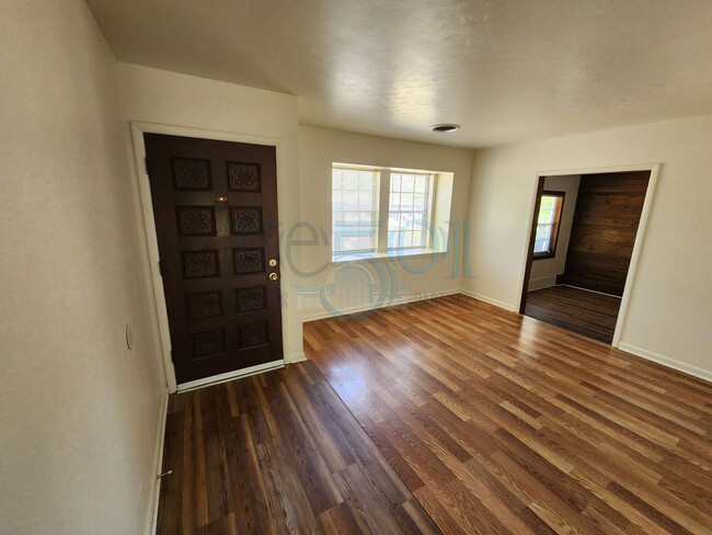 Building Photo - 29 Brookview Dr