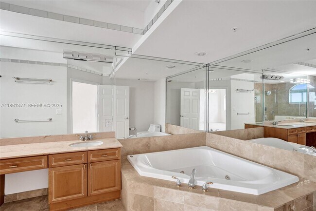 Building Photo - 100 S Birch Rd