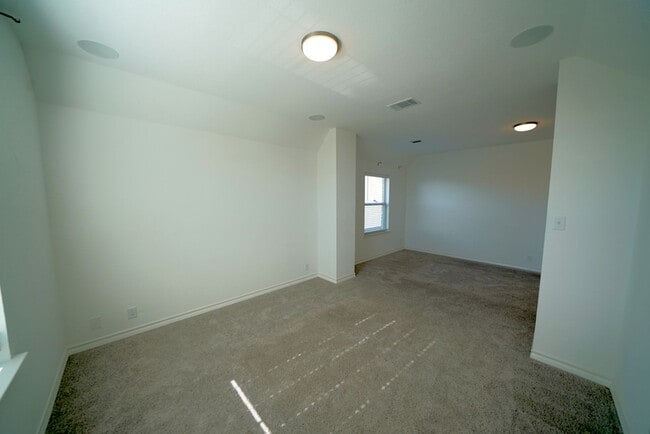 Building Photo - Luxury Living in Davis Ranch