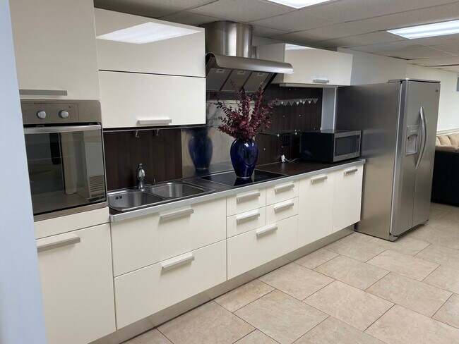 Building Photo - 1 Tredwell Ct