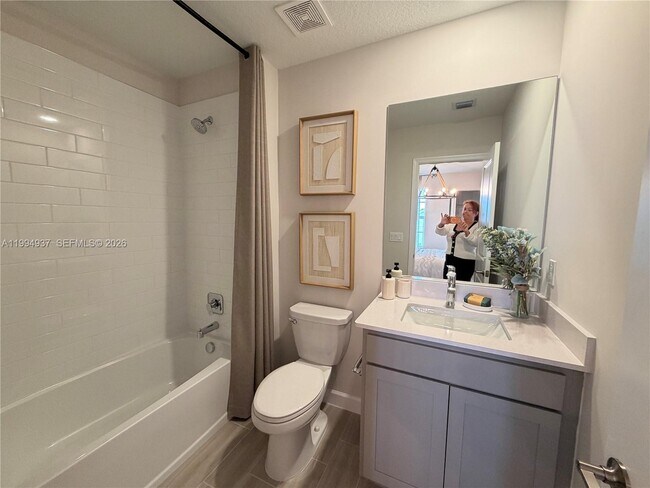 Building Photo - 1694 Hoot Owl Holw