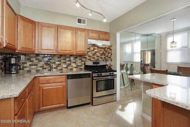 Building Photo - 675 Ocean Ave N