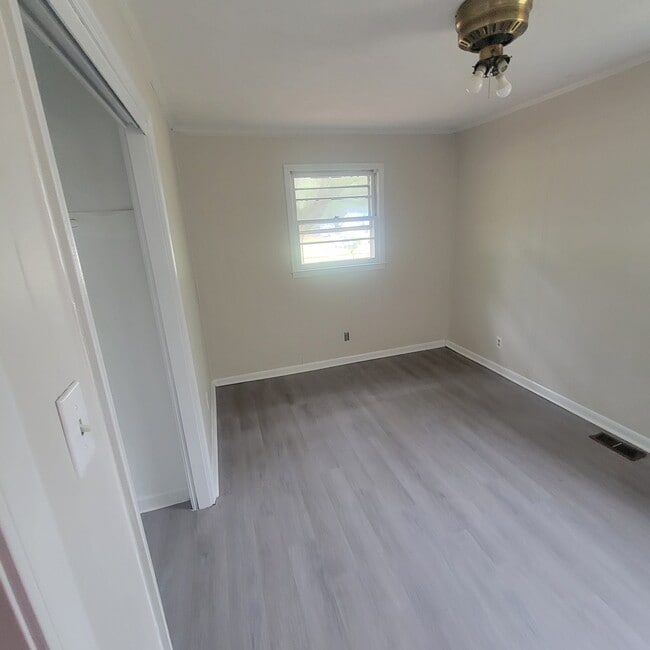 Building Photo - 418 Pervie Bolick St