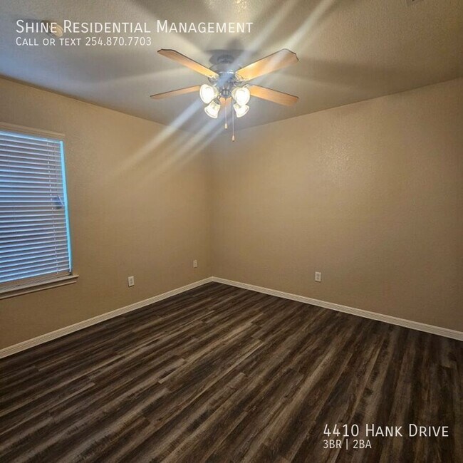 Building Photo - 4410 Hank Dr