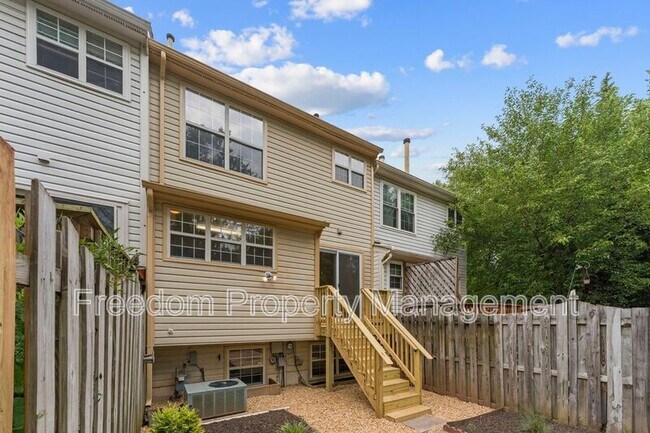 Building Photo - 8644 Sanderling Dr