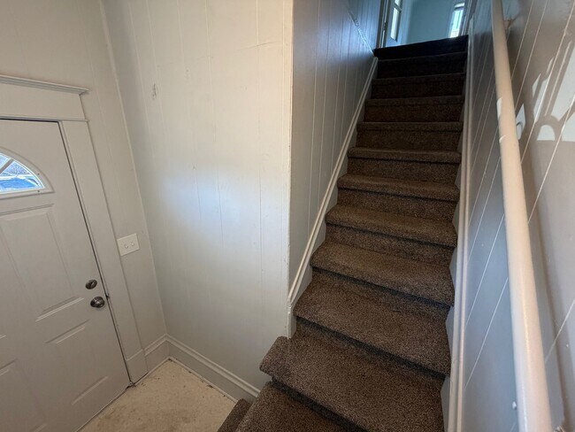 Building Photo - 2204 W College Ave