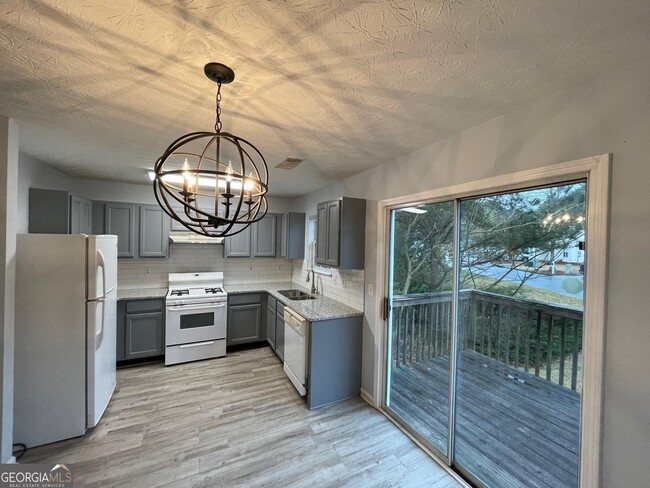 Building Photo - 360 Springbottom Dr SE