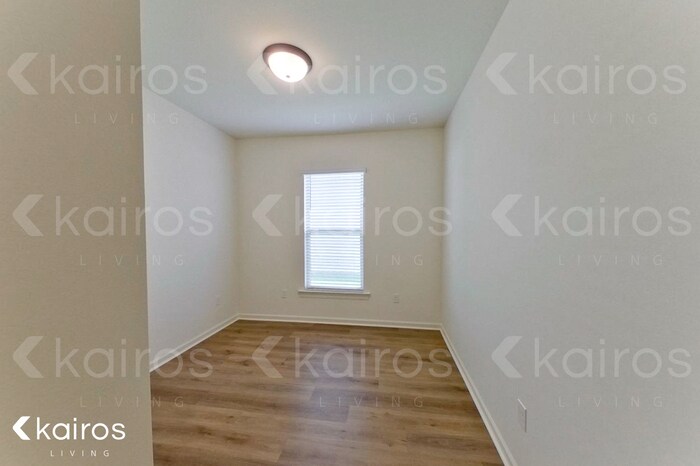 Building Photo - 206 Teddy Ln