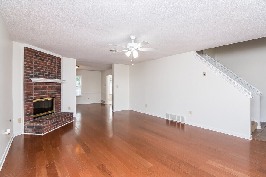 Building Photo - 1400 Milestone Dr