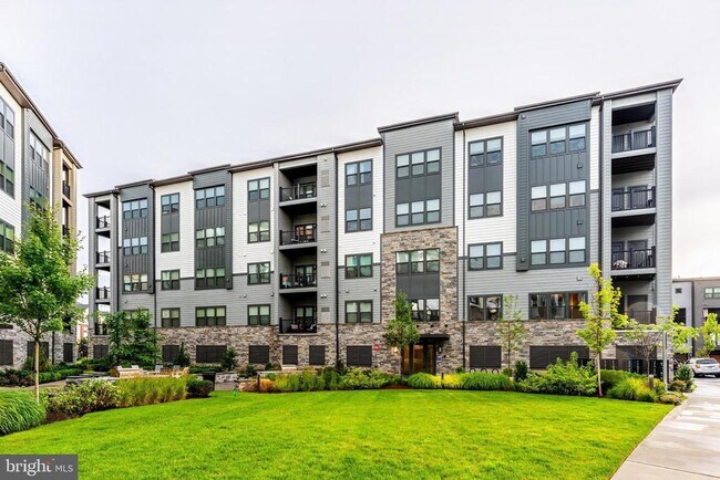 Building Photo - 12875 Mosaic Pk Wy