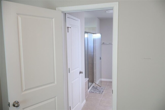 Building Photo - 11500 Maple Leaf Way