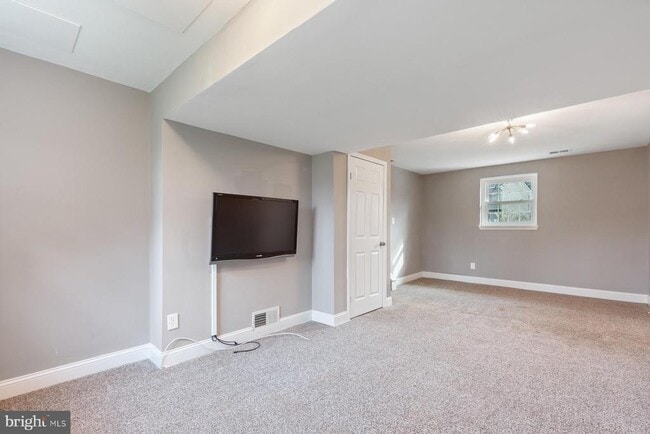 Building Photo - 5650 Sheerock Ct