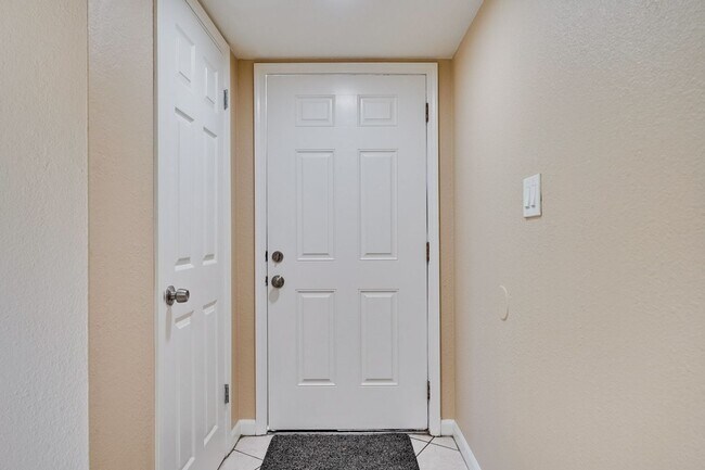 Building Photo - Excellent 2 Bed 1 Bath Home in Santa Clara!