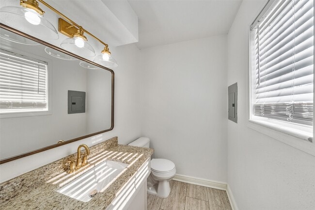 Building Photo - 205 Granberry St