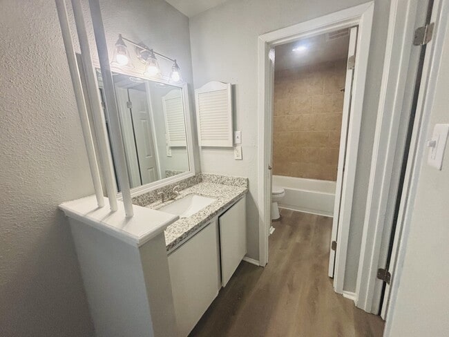 Building Photo - 6200 W Tidwell Rd