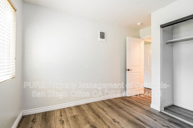 Building Photo - 321 Rancho Dr