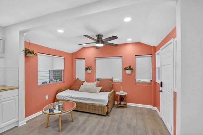 Building Photo - 306 N J St