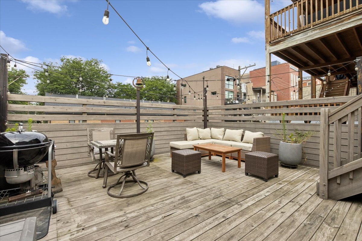 Building Photo - 712 N Throop St