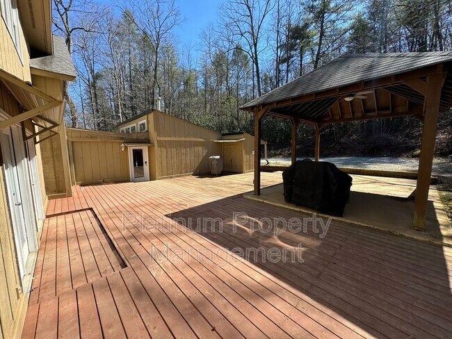 Building Photo - 971 Mountain Cove Rd