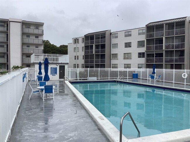 Building Photo - 14170 SW 84th St