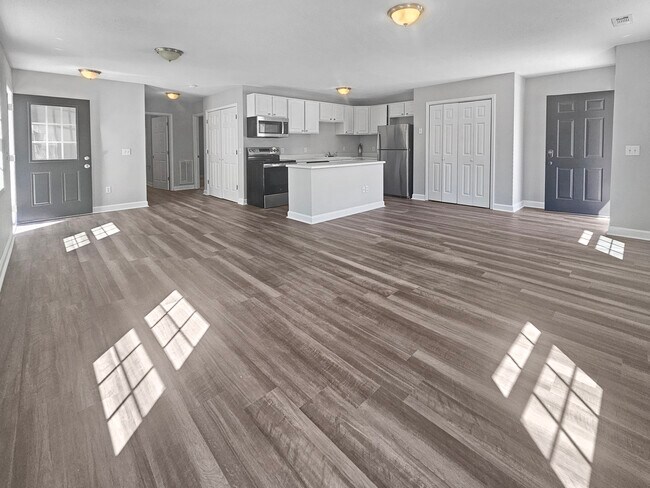 Building Photo - 5 Paris Creek Ct