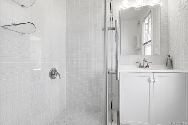 Building Photo - 11 S Cedar St