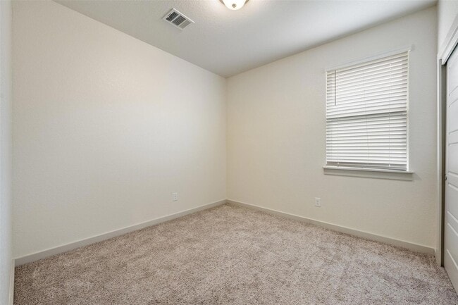 Building Photo - 253 Deserti Rd