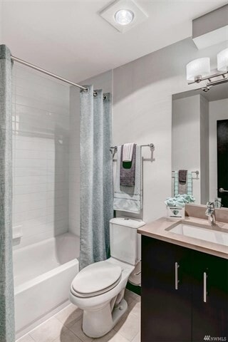 Building Photo - Stunning 3 Bedroom Townhouse in Fremont!