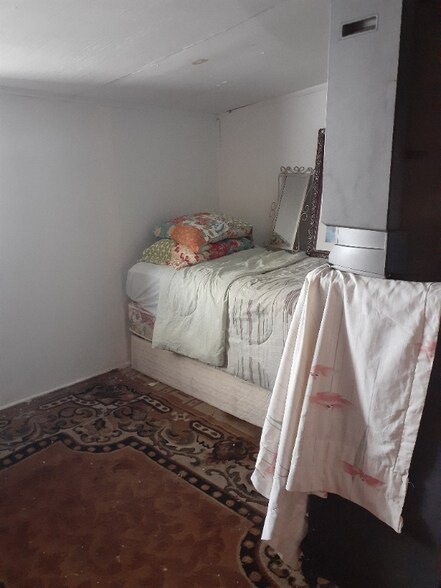 Building Photo - 5728 4th St