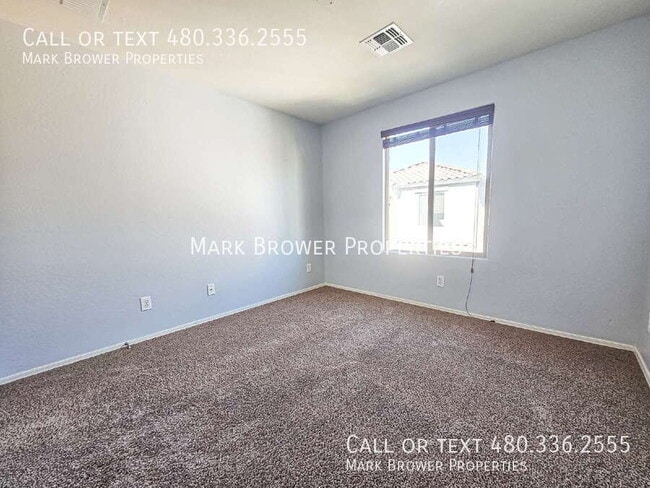 Building Photo - 8964 W Northview Ave