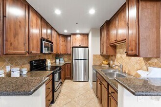 Building Photo - Bright and Spacious 2-Bedroom Condo with W...