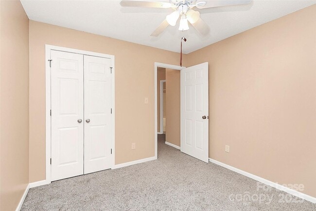 Building Photo - 2916 Dairy Farm Dr