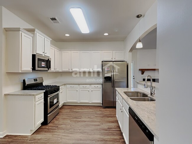 Building Photo - 304 San Anselmo St