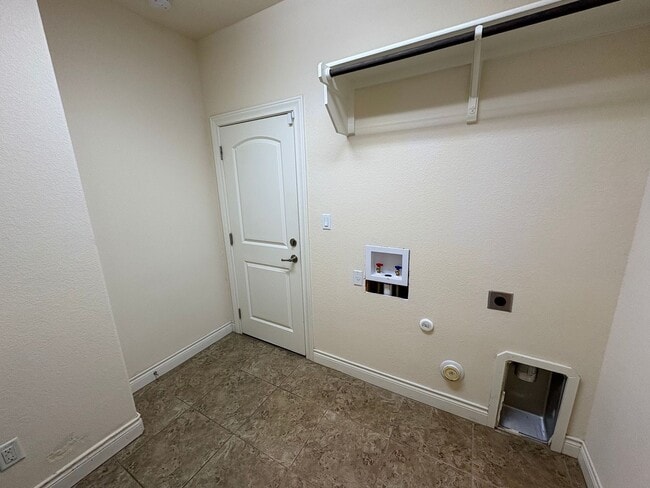 Building Photo - Make This Pflugerville Residence Your New Home!!