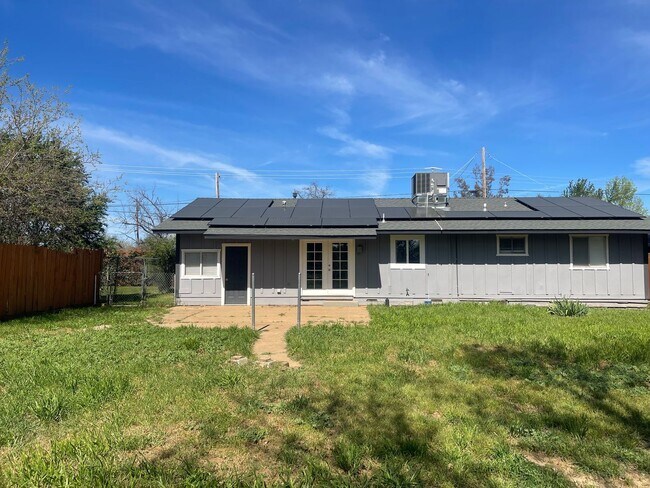 Building Photo - CUTE 3 BED 2 BATH IN COTTONWWOOD, CA